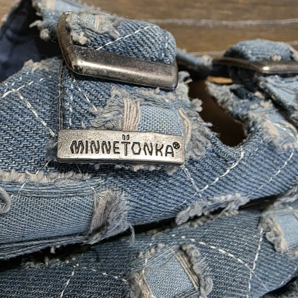 Minnetonka Patchwork Denim Sandals, Size 10 - Picture 7 of 11